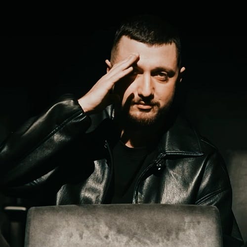 دانلود آهنگ اون که همه رو میخندوند دیگه اون که جمع رو میچرخوند شایع