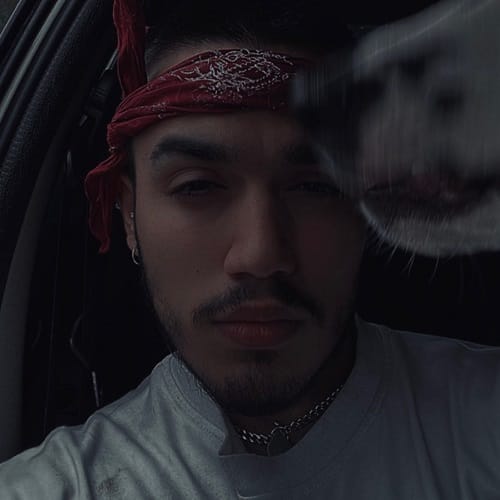 دانلود آهنگ شیشه از طاهاس