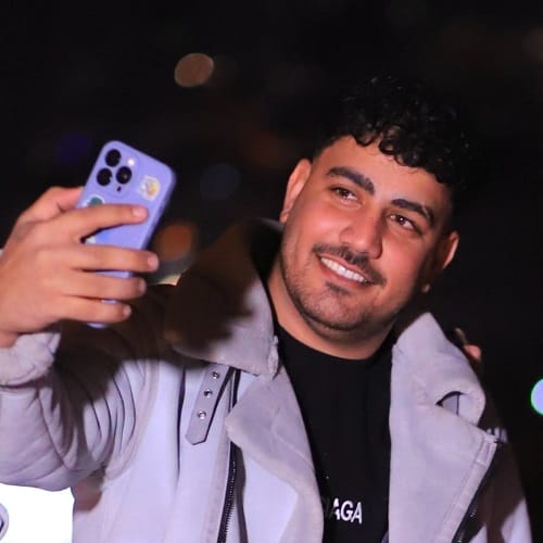 دانلود آهنگ عشق قلابی از یزدان همتی
