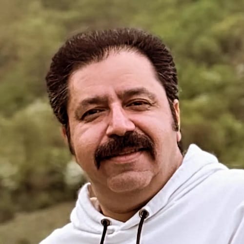 دانلود آهنگ آخرین قطره های اشک از نگاهم چکید و مرد کلمست