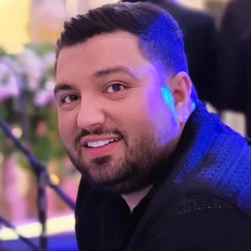 دانلود آهنگ سمت چپ سینم عزیزم فقط جای توئه از آرشام