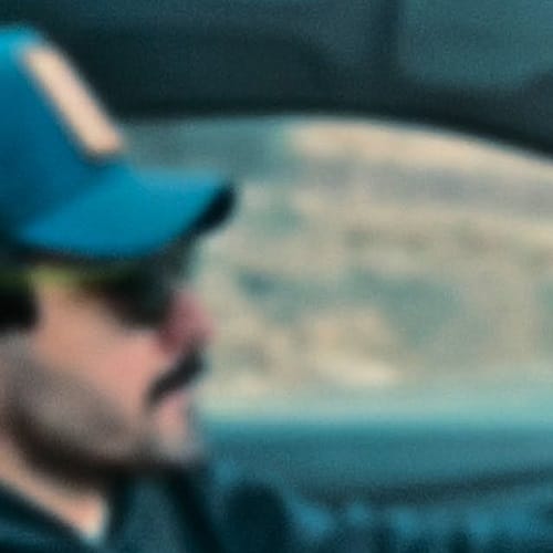 دانلود آهنگ زنگ بزن از میلاد بابایی