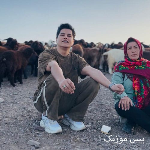 دانلود آهنگ زلف ها یاروم بی نظیره از علی برزنونی و بانو روستا